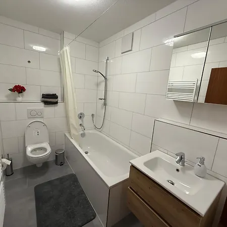 Private With Balcony In - Near Heidelberg بيت ضيافة *
