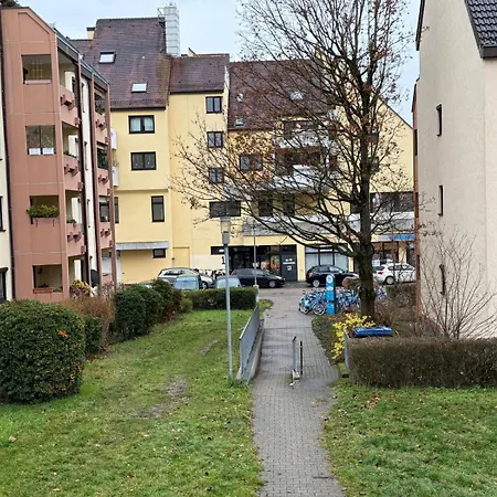 Private With Balcony In - Near Heidelberg بيت ضيافة